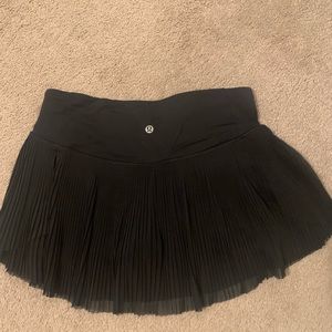 Lululemon black ruffle mini skirt. Perfect for tennis